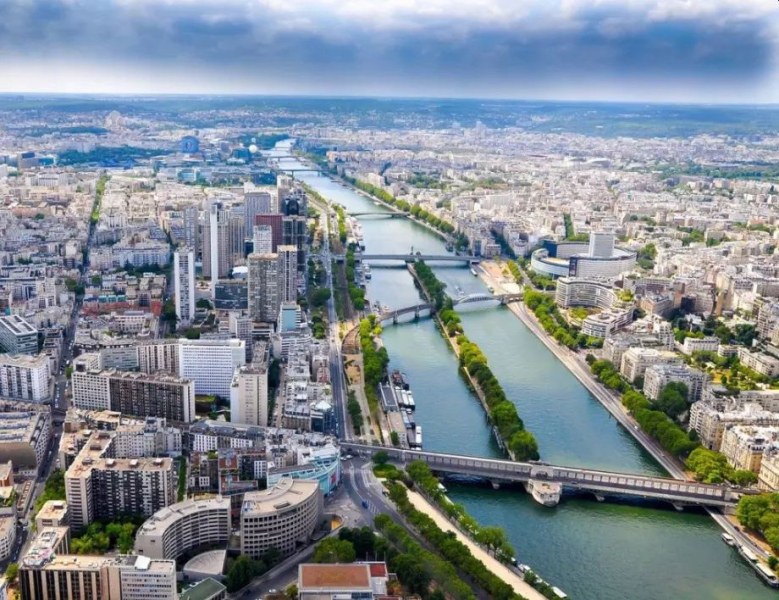 Париж: Сена ще стане безопасно място за плуване до 2025 г. - Trafficnews.bg  - Trafficnews.bg